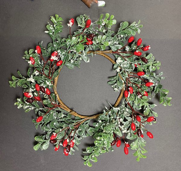 PMX5000-14 - 14” Frosted berry Boxwood wreath ( 6” candle will fit in the middle)